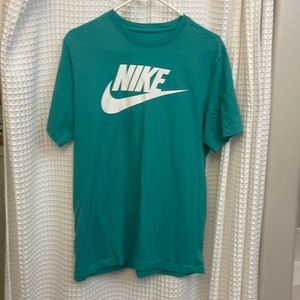 Men’s Nike tshirt